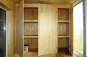 Из этой же вагонки мы сделали шкаф.