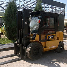 Дизельний японський вилочний навантажувач Caterpillar 4,0 тонни б/у, фото 2