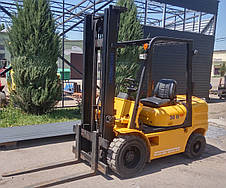 Дизельний вилочний навантажувач 3 тонни Hyundai HDF30-2 б/у, фото 3