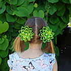 Гумка для волосся зі стрічки в техніці канзаші "Оливковий квітка", фото 2