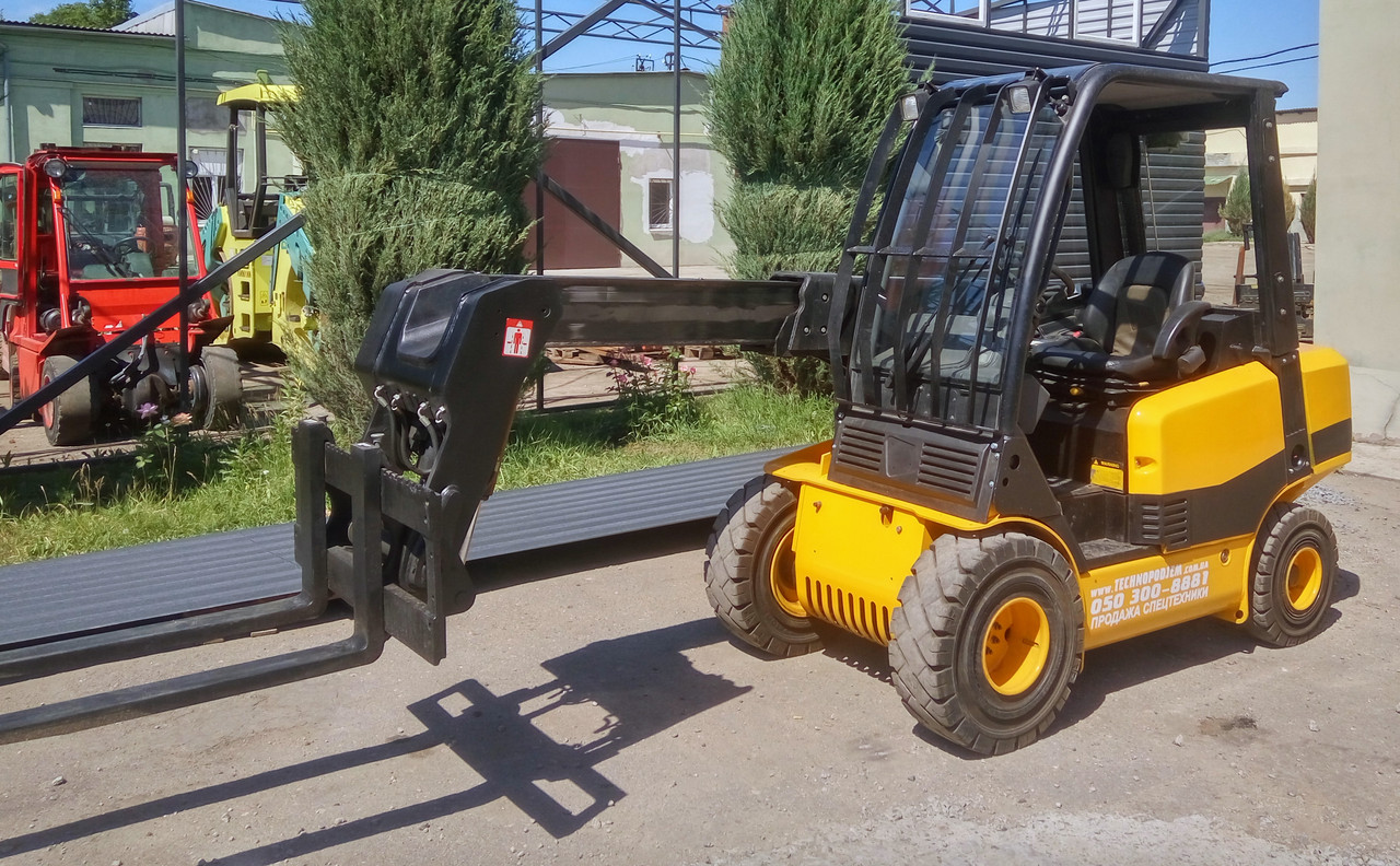 Телескопический вилочный погрузчик 2,5 тонны JCB б/у - фото 10 - id-p259313622