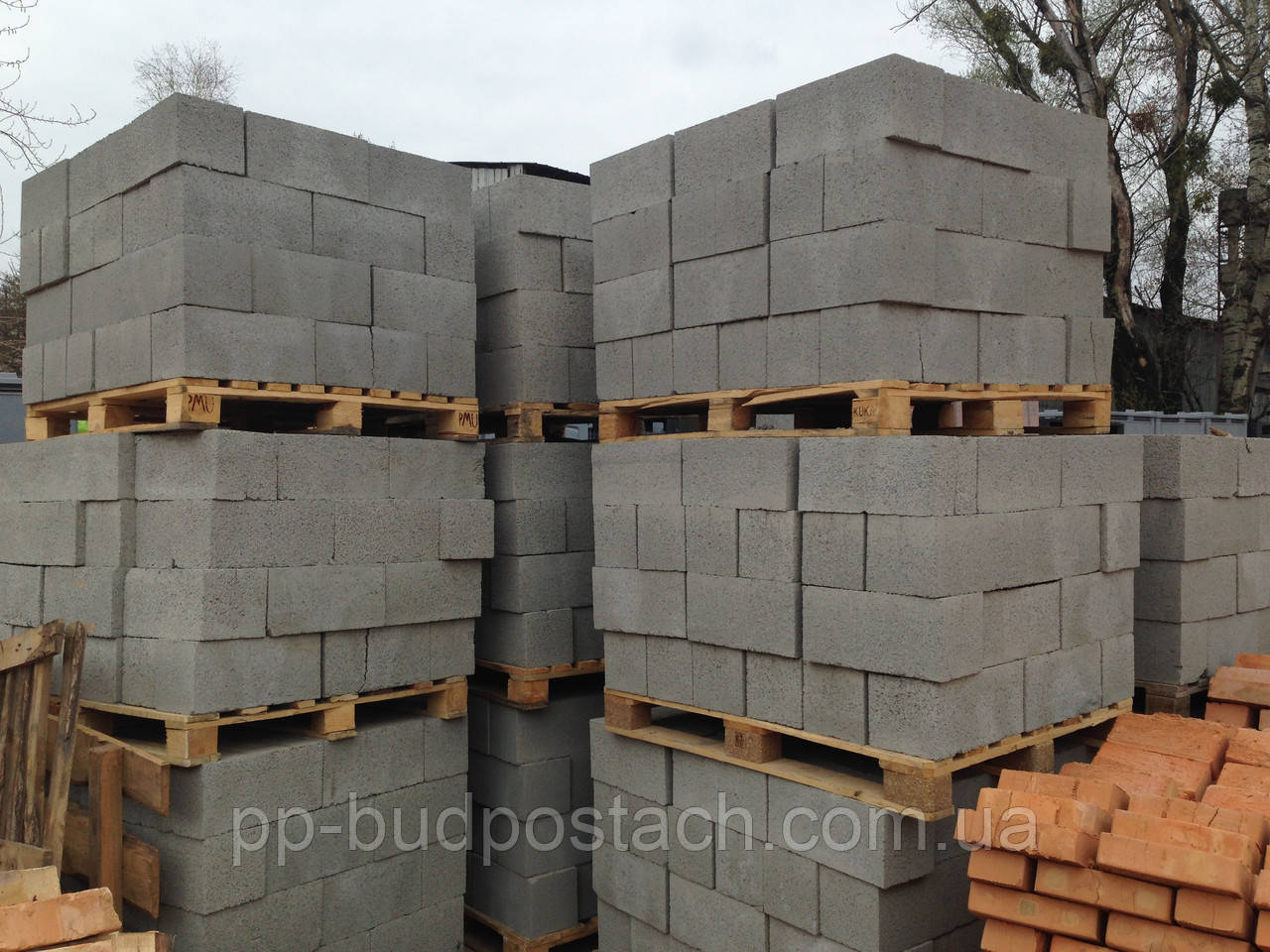 Шлакоблок у Луцці, фото 1