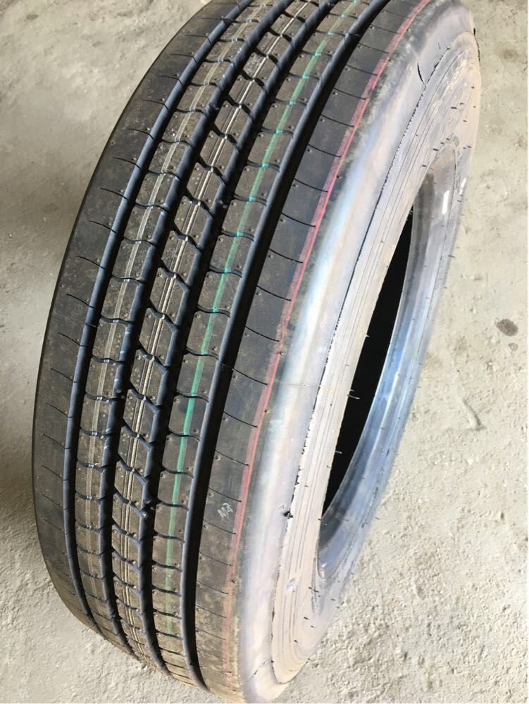 Вантажна шина Lassa Maxiways 100S 215/75 R17,5 126M