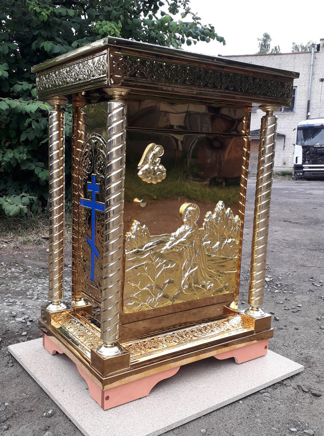 Жертовник церковний з булату з іконою на дверцятах