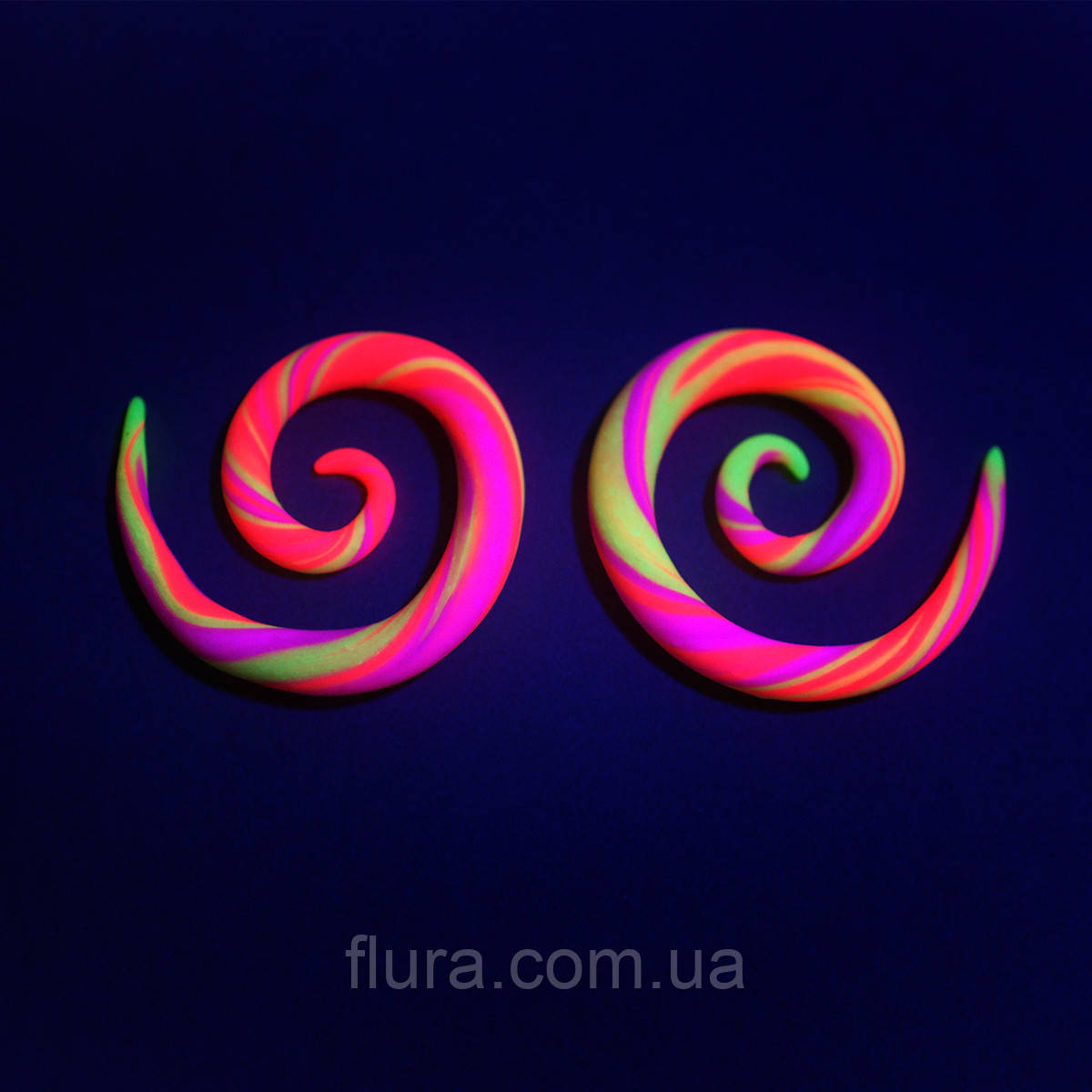 Сережка флюрні.В Асортименті Розтяжки для тунелів. Плаги. Полімерна глина.Ручна авторська робота.