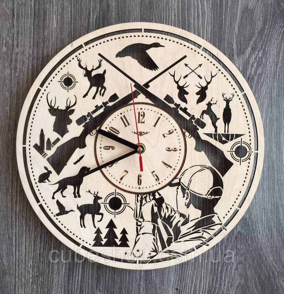 Дерев'яний настінний годинник "Охота"