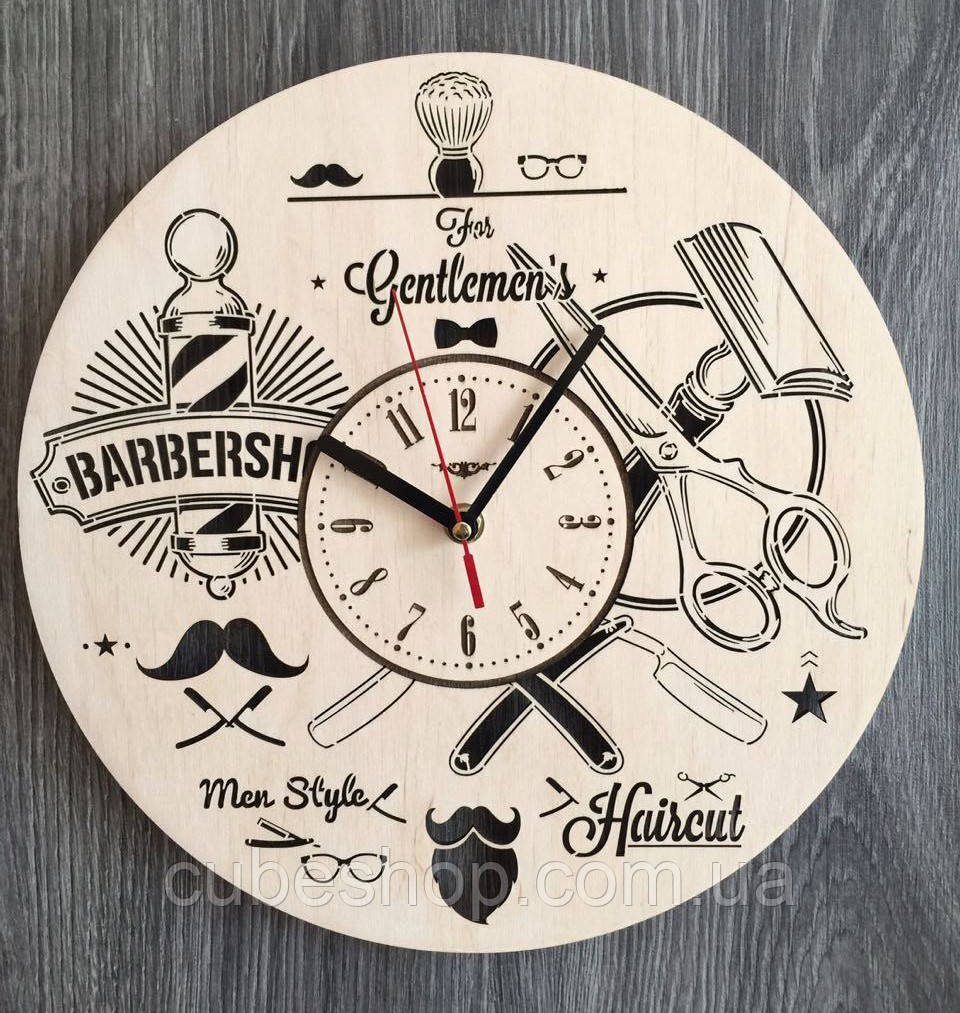 Дерев'яний настінний годинник "Інструменти перукаря"