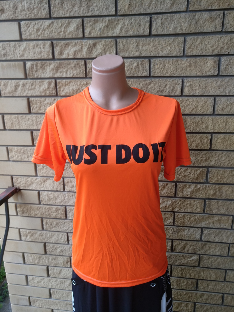 Футболка жіноча спортивного стилю JUST DOIT