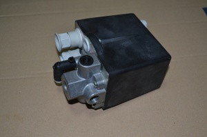 Блок тиску 380 В 10 А