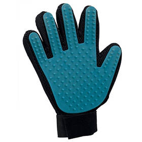 Trixie Fur Care Glove гумовий гребінець для вичісування шерсті тварин 16х24 см