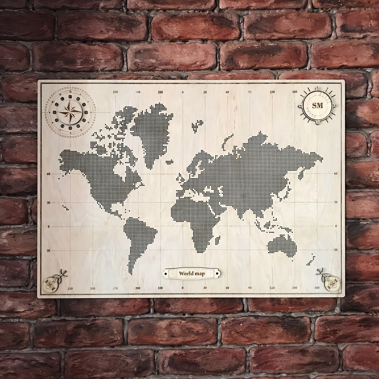 Карта світу з фанери, перфорована, декорована компасом 113*80 см