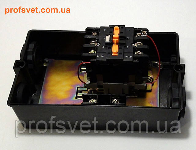 фотография пускатель ПМЛ-4140 контактор внутри корпуса IP54