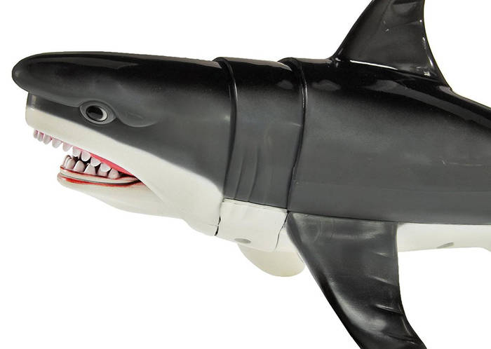 Safari ltd jaw snapping great white shark hotsell