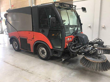 Комунальна машина Hako Citymaster 2000.