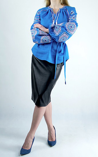 Жіноча блуза в українському стилі вишиванка