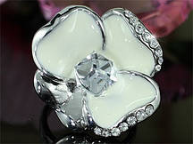 Кільце з кристалами Сваровські "Молочна квітка"