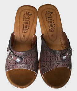 Шльопанці жіночі на танкетці еко шкіра літні коричневі