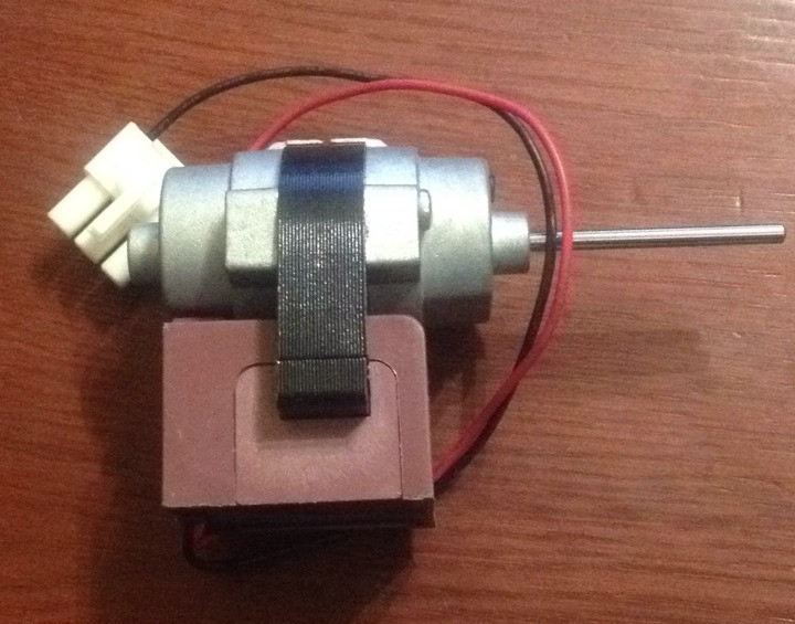 Мотор вентилятора No-Frost універсальний Daewoo (вал 38*3,2 мм) для холодильника