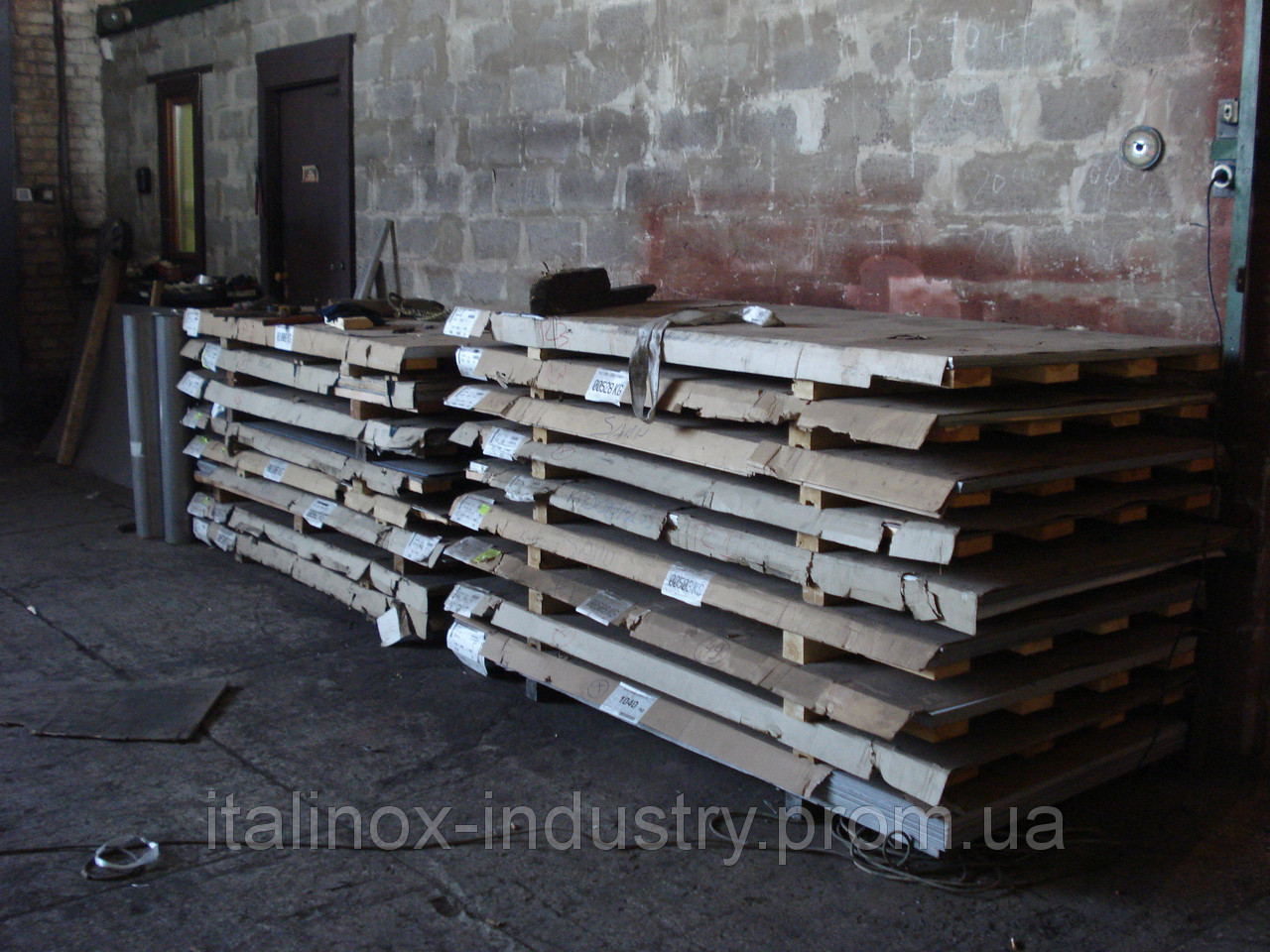 Нержавіючий лист AISI 430 08X17 2,0 х 1250 х 2500 BA+ПЕ