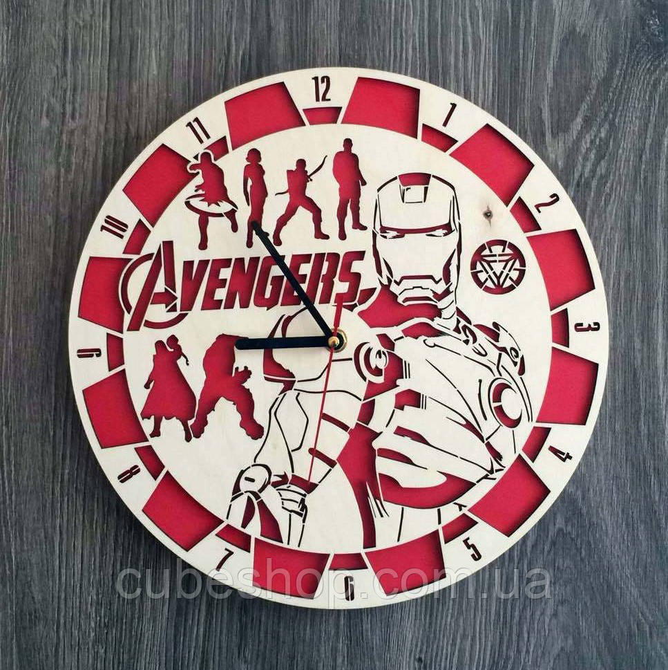 Дерев'яний настінний годинник "Месники"