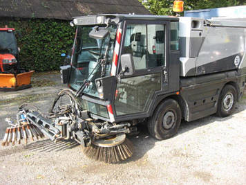  Підмітально-прибиральна машина Schmidt Swingo Compact 200.