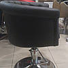 Перукарське крісло для клієнта на диску А 005 колір чорний "стиснутий" матовий, фото 3