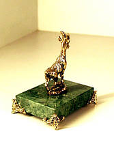 Бронзова фігурка Кози на підставці з бронзовими ніжками, фото 3