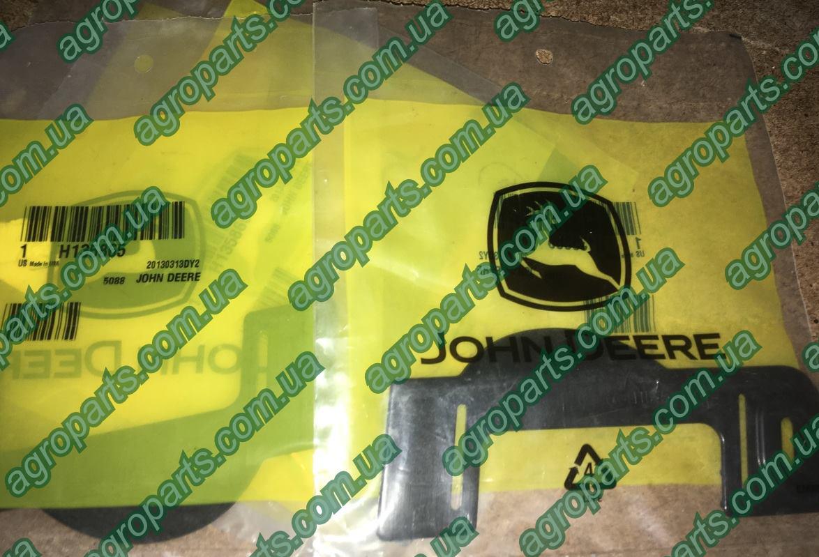Вкладиш H135865 пласт John Deere INSERT, ADJUSTABLE вставка Н135865, фото 1