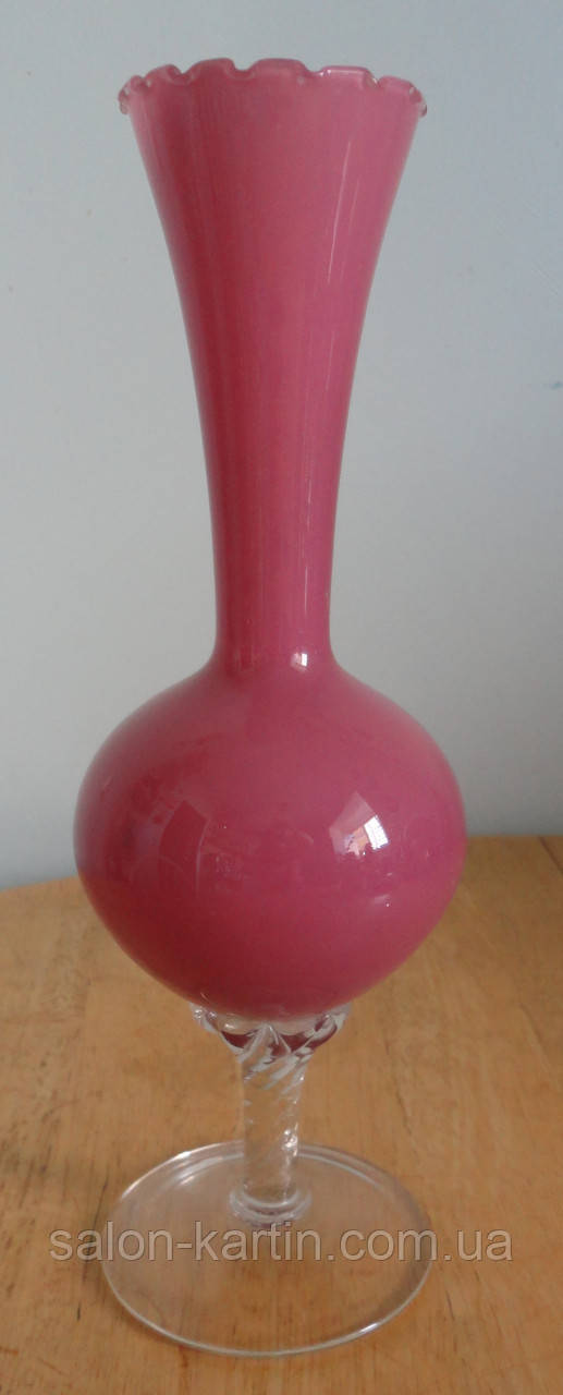 Рожева ваза-келих, опаловое скло (Франція)