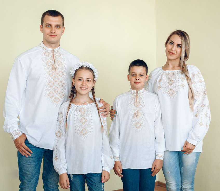 Комплект вишиванок для всієї родини (коричнева вишивка), фото 1