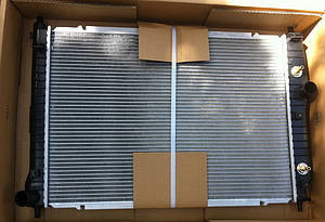 Радіатор охолодження Chevrolet Aveo (автомат) Nissens