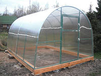 Вивчаємо нюанси догляду за теплицею з полікарбонату восени