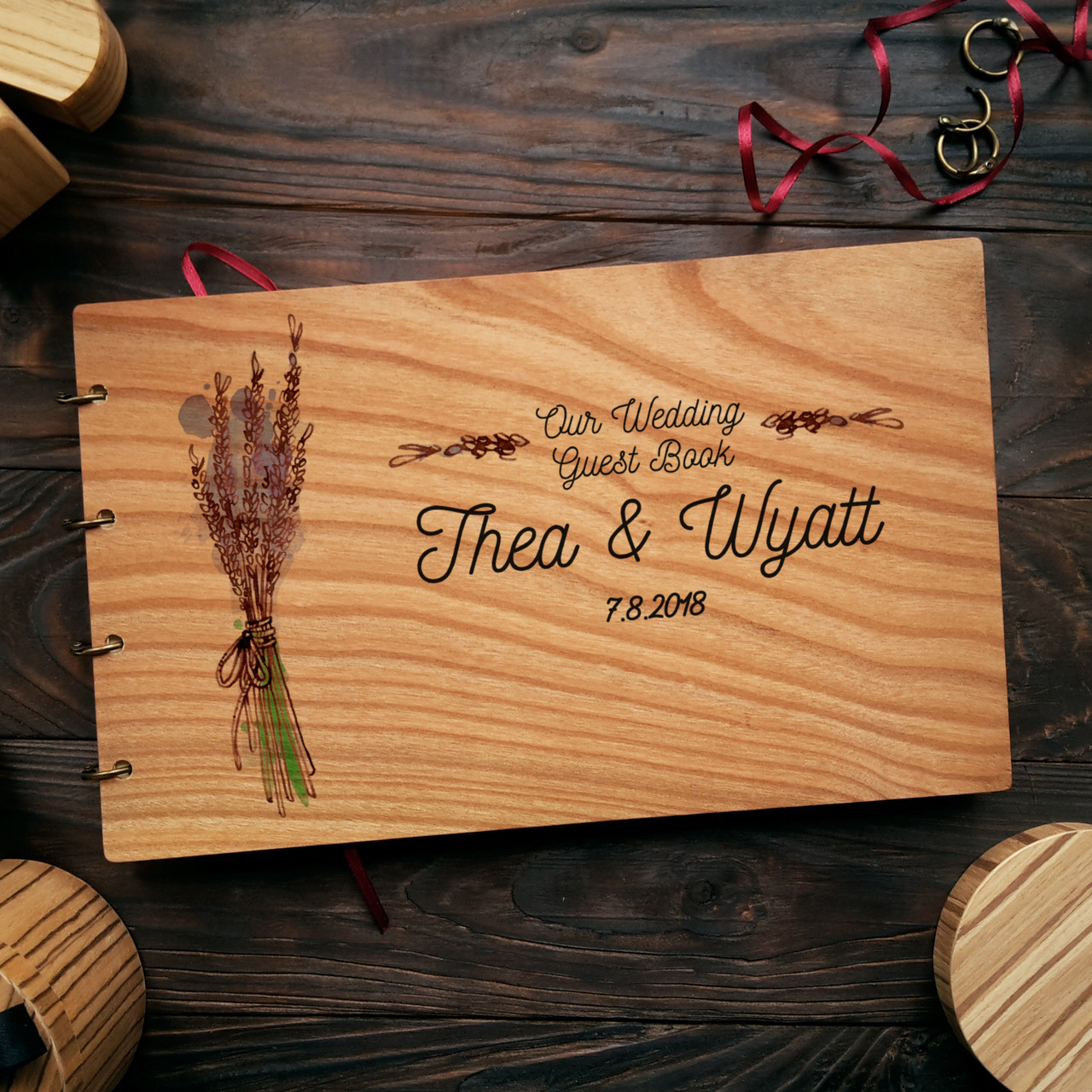 Весільна книга для вітань і побажань з дерев'яною обкладинкою "Букет лаванди"