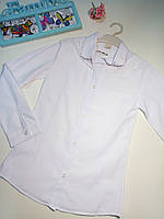 Сорочка блузка біла оформлена мереживом на ґудзиках із коміром для дівчаток р 146