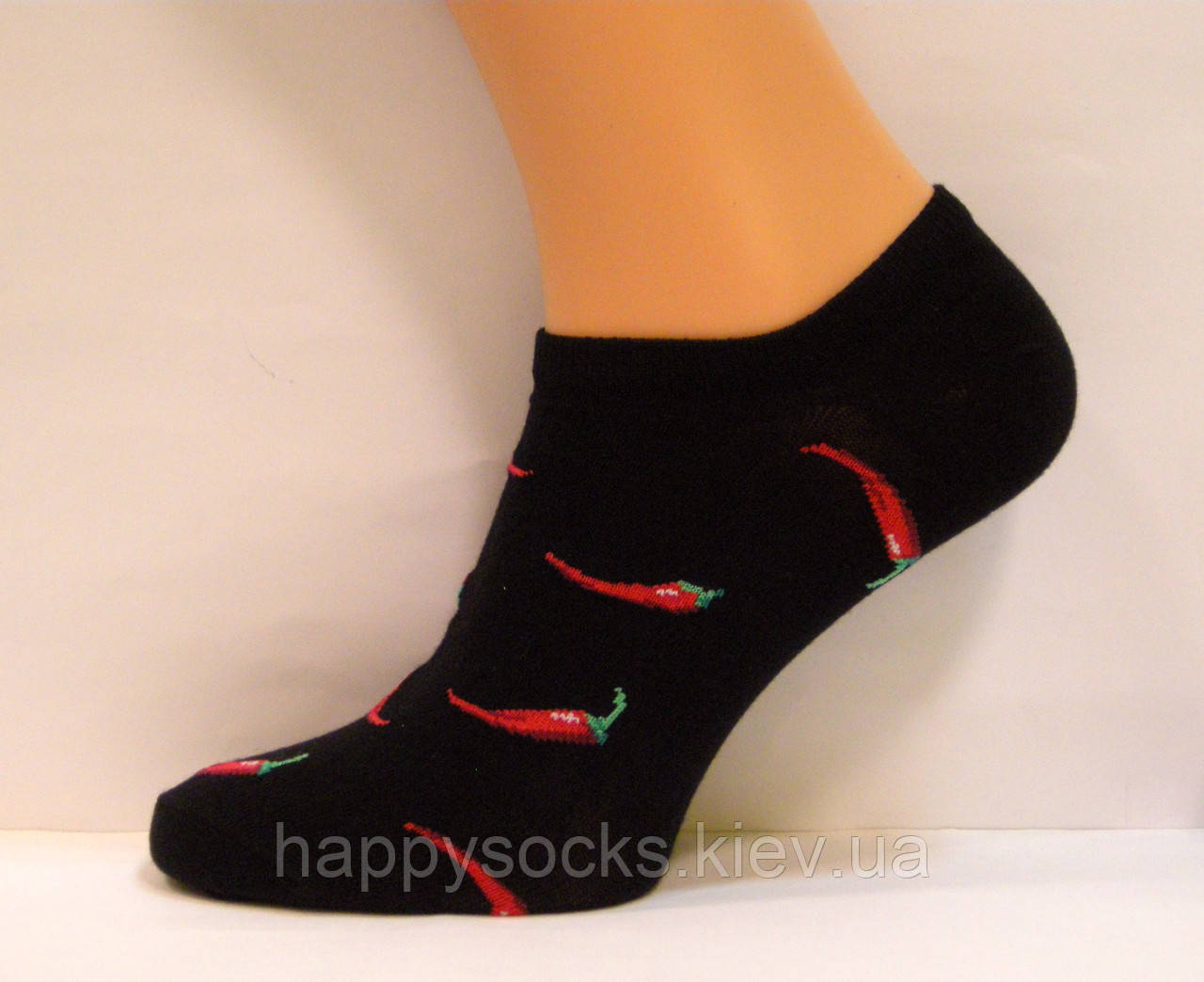 Низькі шкарпетки чоловічі з червоними гострими перцями чорного кольору