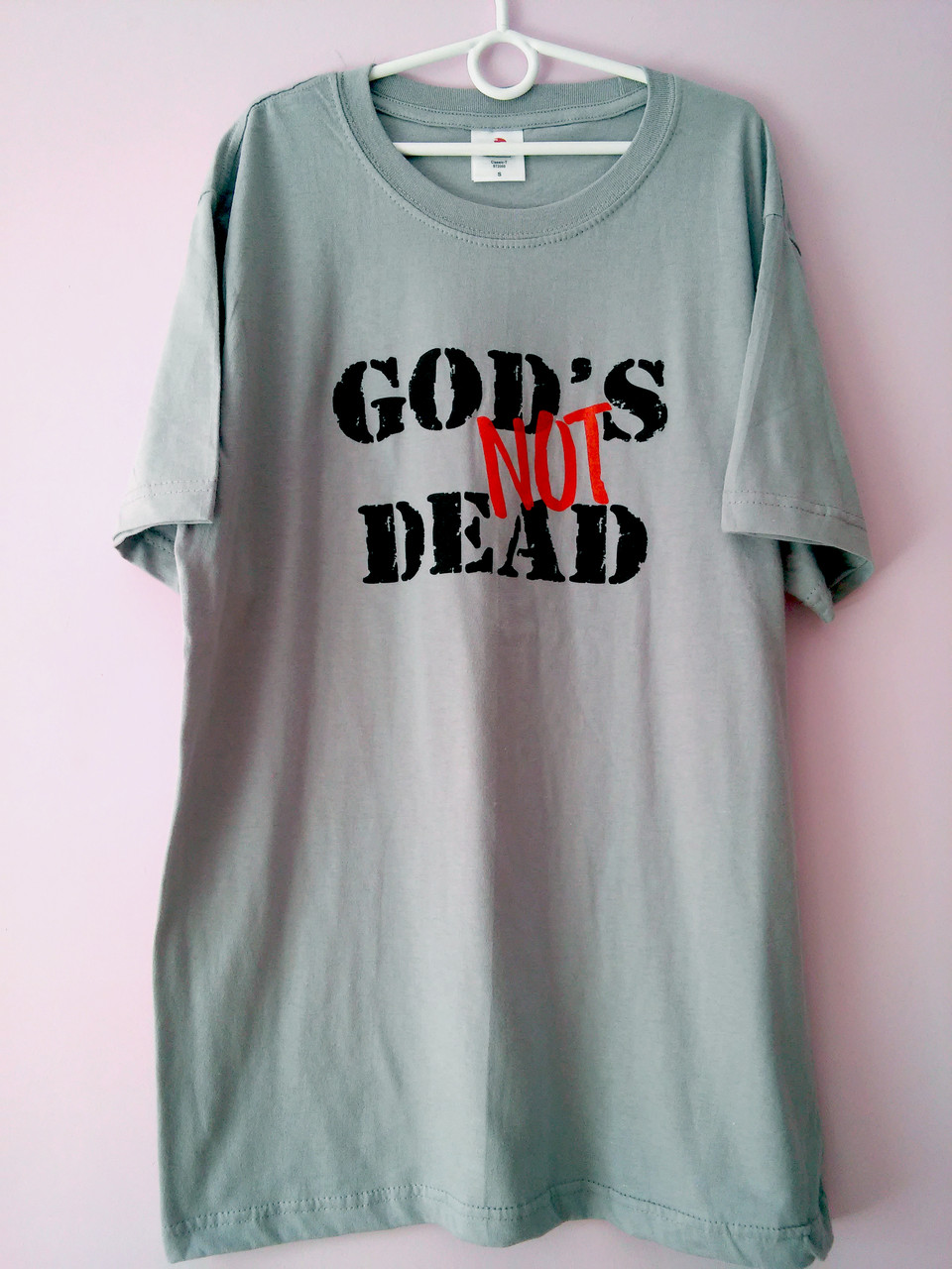 Футболка "God's not dead". Класичний покрій