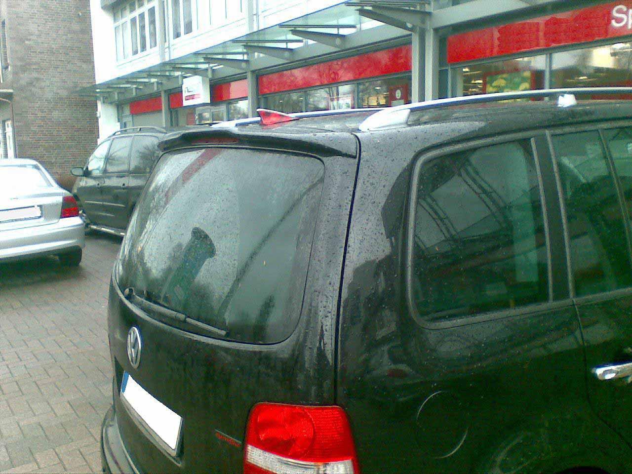 Спойлер VW Touran (03-11) тюнинг козырек на багажник - фото 2 - id-p104083429