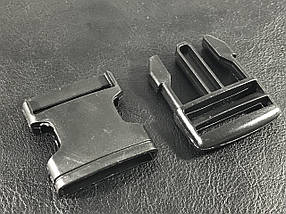 Карабін фаст чорного кольору 30 мм