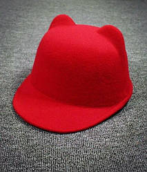 Дитяча фетровий шапка з козирком і вушками Жокейка Червоний