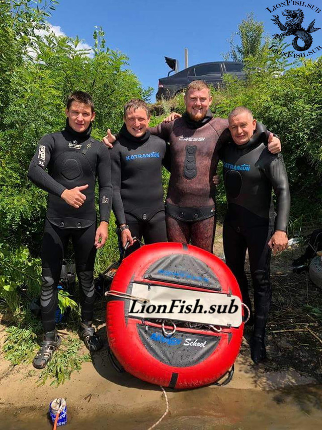 Буй LionFish.sub "Freedaiv" для указания места Погружений Подводного Охотника или Фридайвера