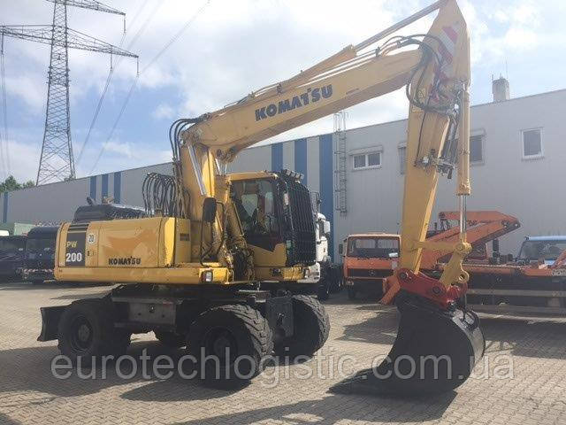 Колісний екскаватор Komatsu PW200.