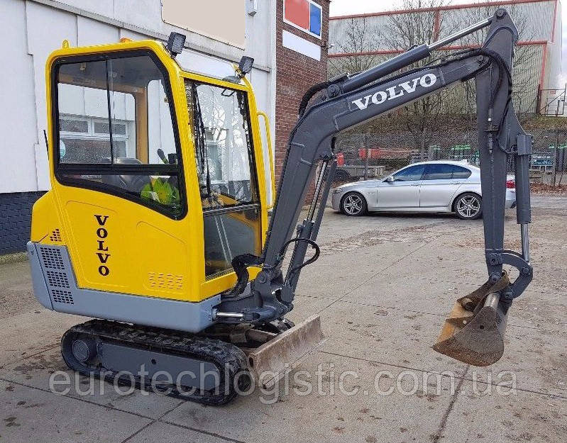 Мініекскаватор Volvo EC15B.