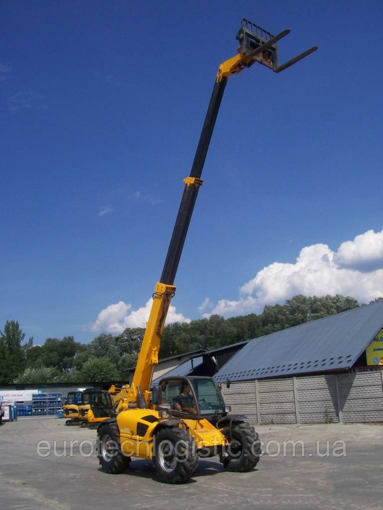 Телескопічний навантажувач Manitou MT932.