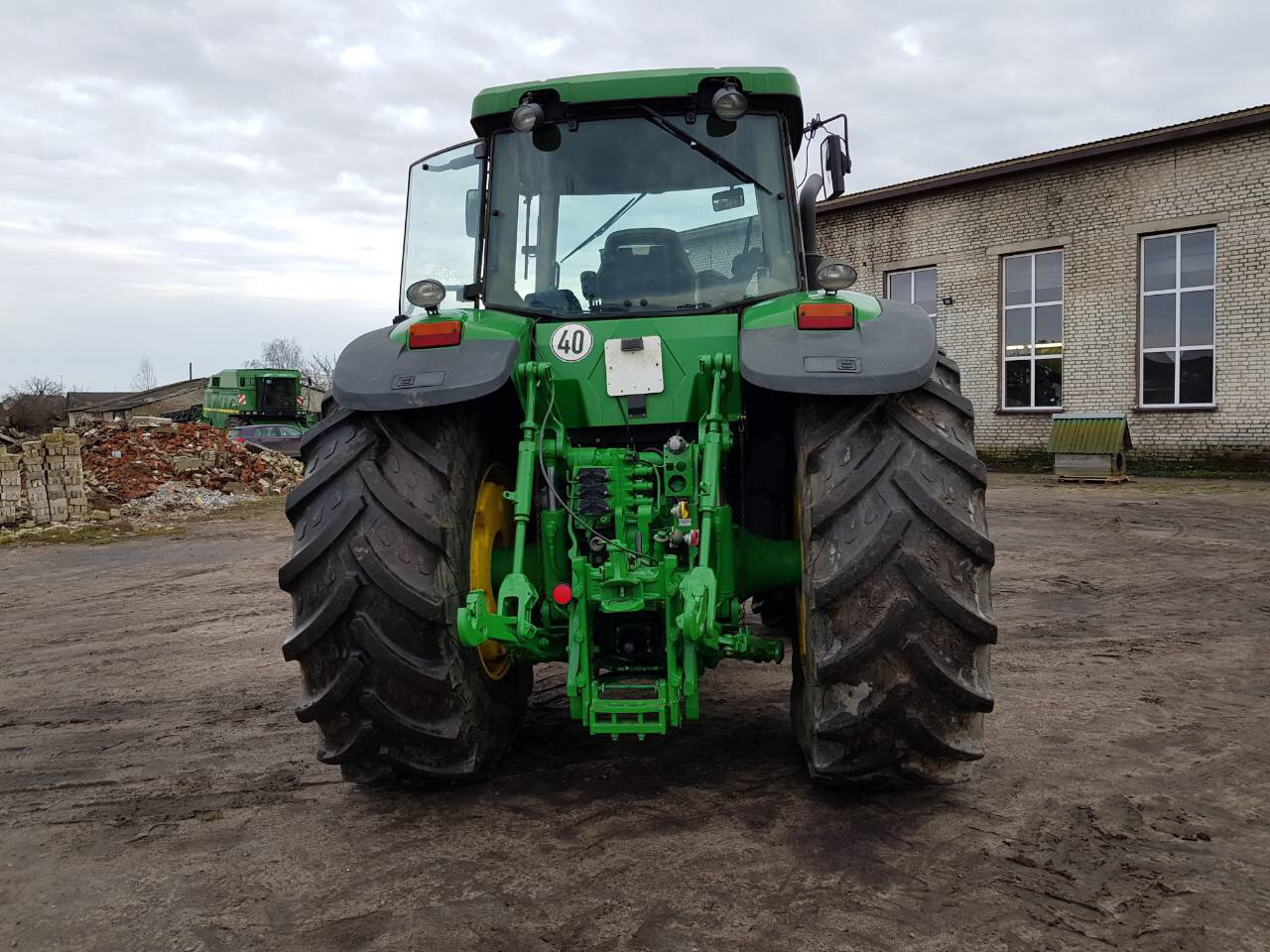 Трактор колісний John Deere 8220 - фото 4 - id-p738263059