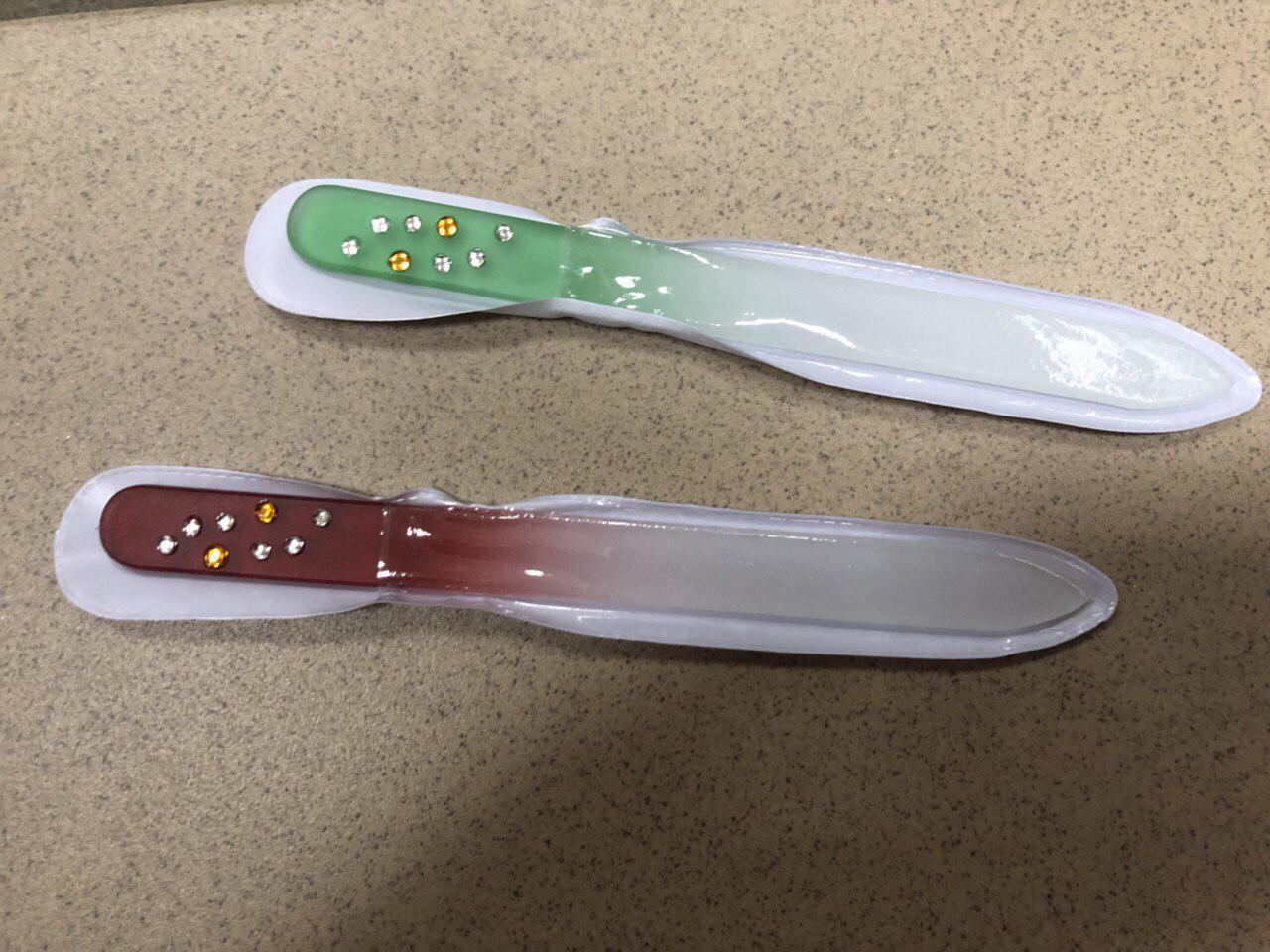 Пилка для натуральних нігтів, скляна зі стразами