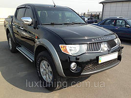 Дефлектор капоту, мухобойка Mitsubishi L200 з 1996-2006 р. в.. VIP