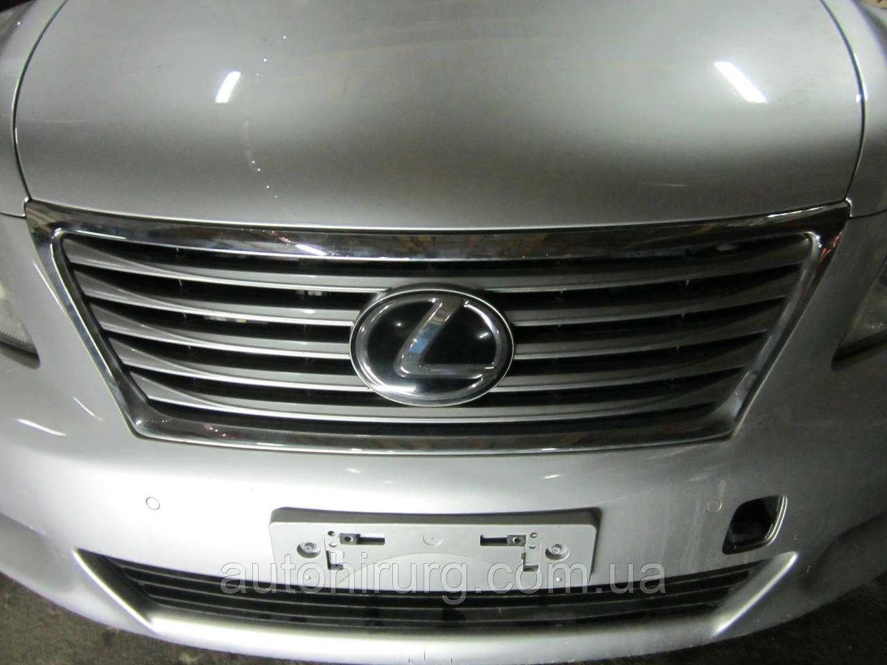 Передний бампер Lexus LS460