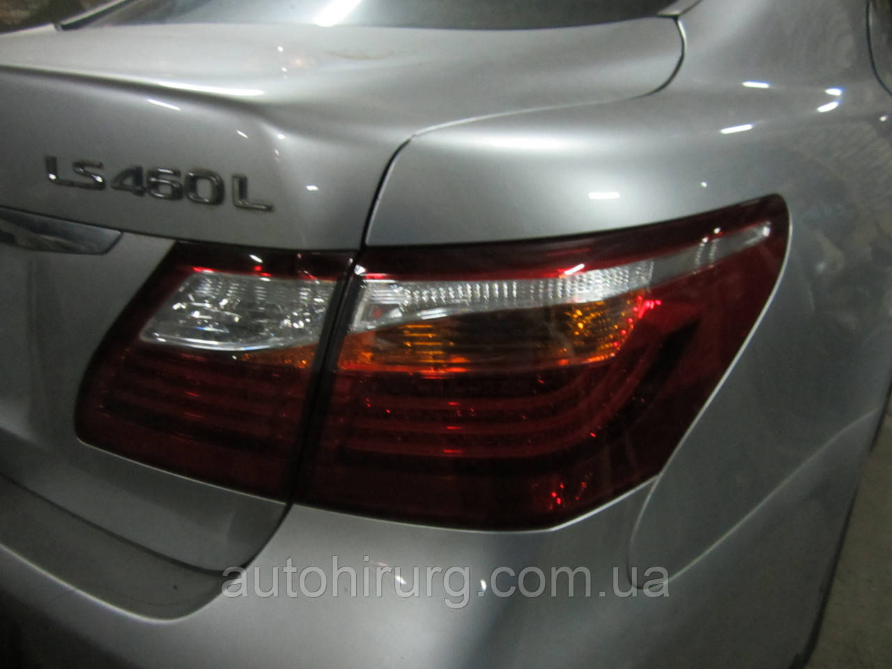 Задній правий стоп-сигнал Lexus LS460