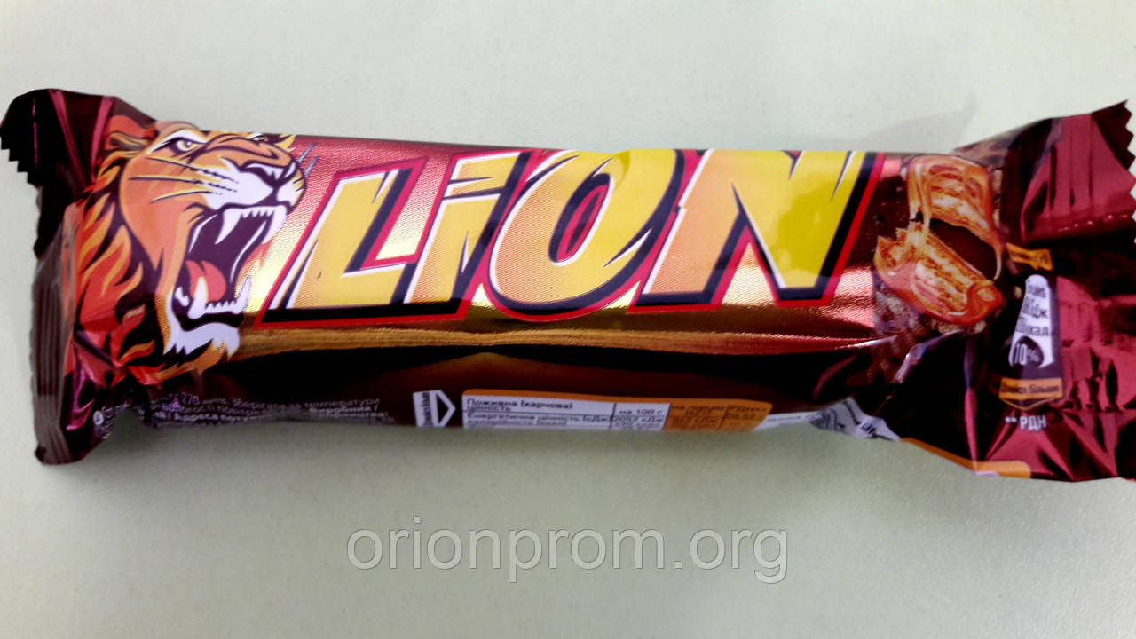 Шоколадний батончик Lion карамель 42 г