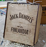 - Коробки подарункові з фанери